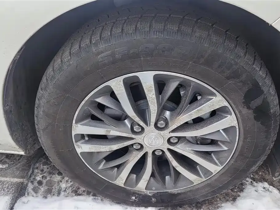 Buick GL8 2021 из CN, фото 2