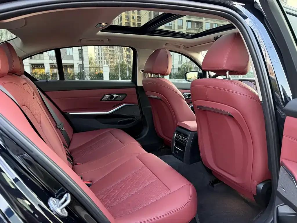 BMW 3 Series 2023 из CN, фото 6