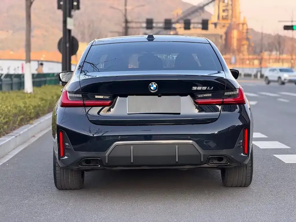 BMW 3 Series 2023 из CN, фото 7