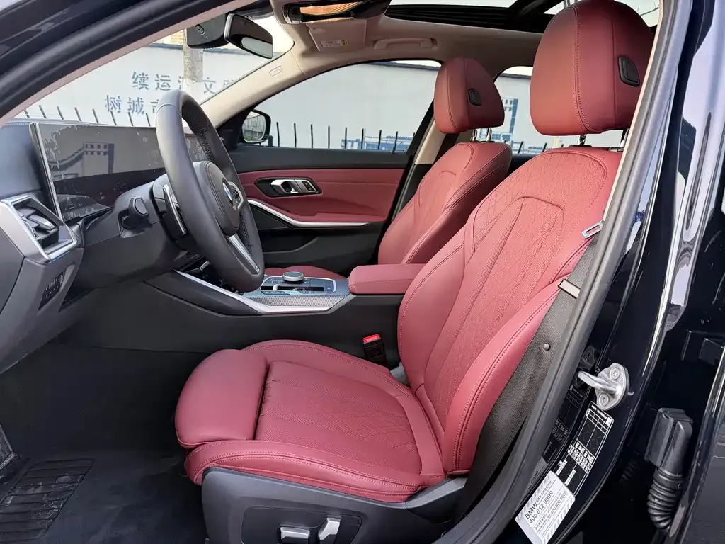 BMW 3 Series 2023 из CN, фото 8