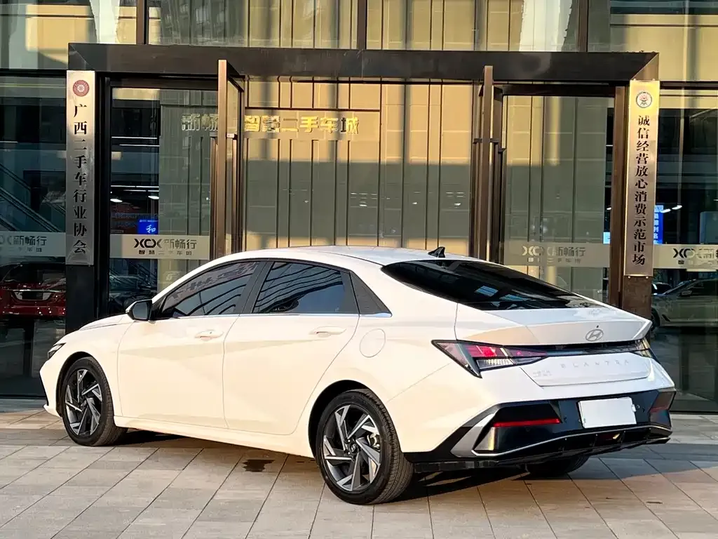 Hyundai Elantra 2024 из CN, фото 10