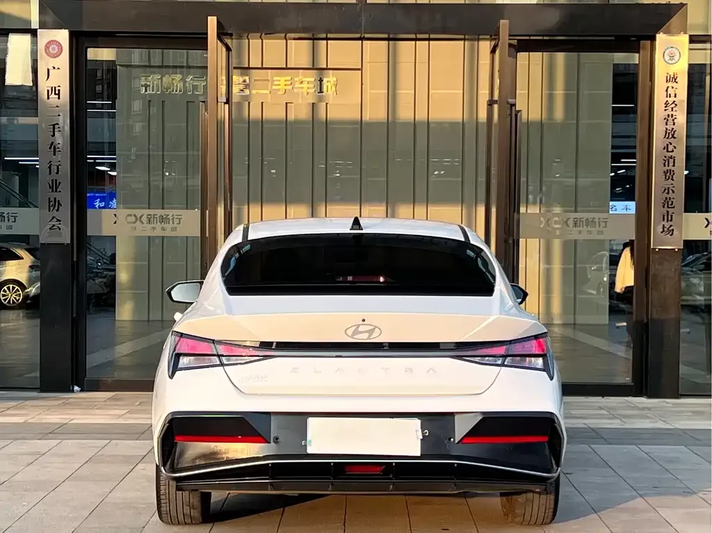 Hyundai Elantra 2024 из CN, фото 4