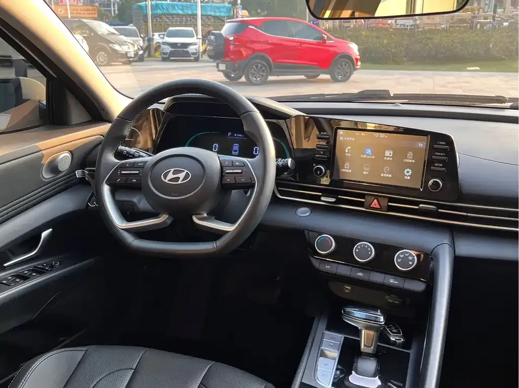 Hyundai Elantra 2024 из CN, фото 9