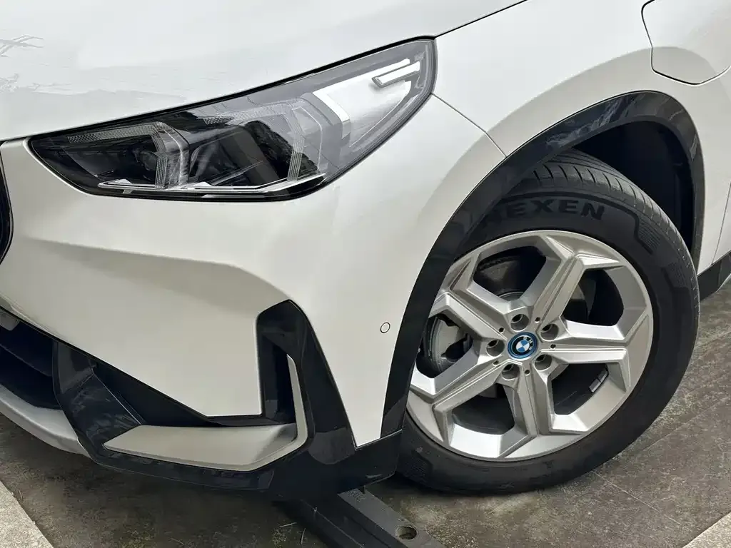 BMW iX1 2024 из CN, фото 3