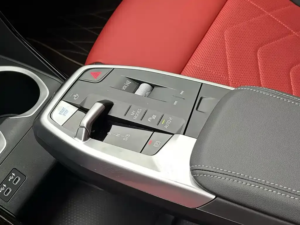 BMW iX1 2024 из CN, фото 10