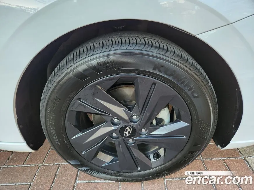 Hyundai AVANTE — фото 3