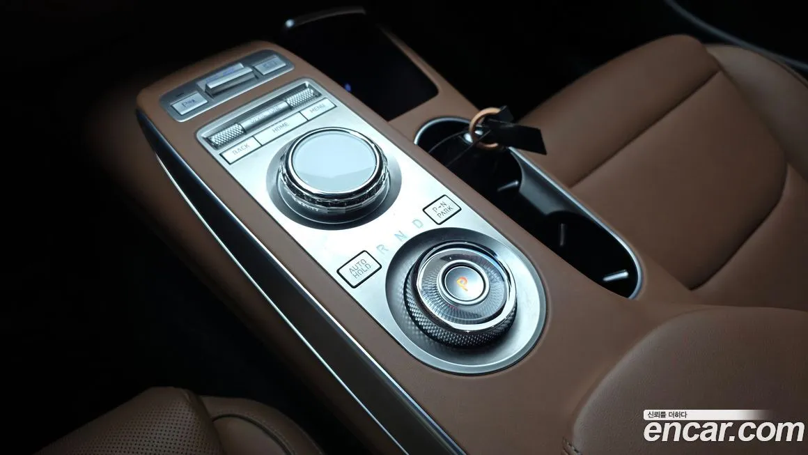 Genesis GV70 — фото 2
