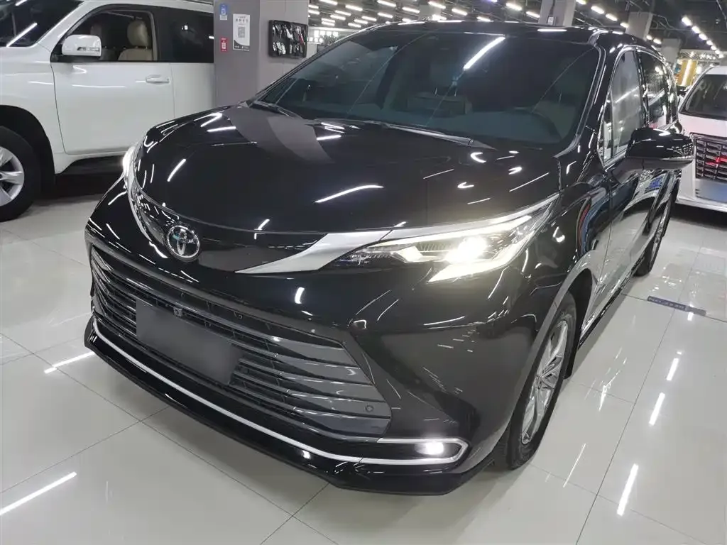 Toyota Sienna 2025 из CN, фото 1