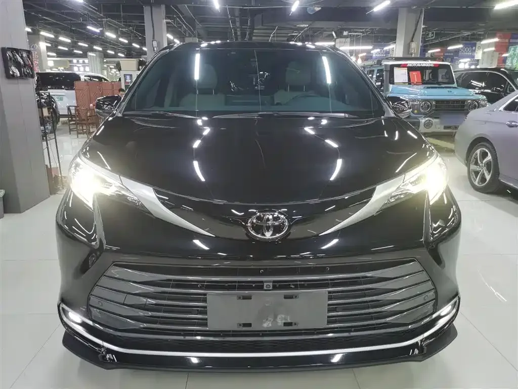 Toyota Sienna 2025 из CN, фото 2