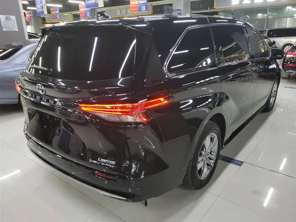 Toyota Sienna 2025 из CN, фото 6