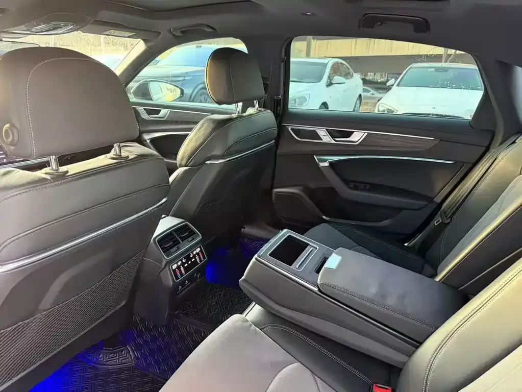 Audi A6L 2023 из CN, фото 6