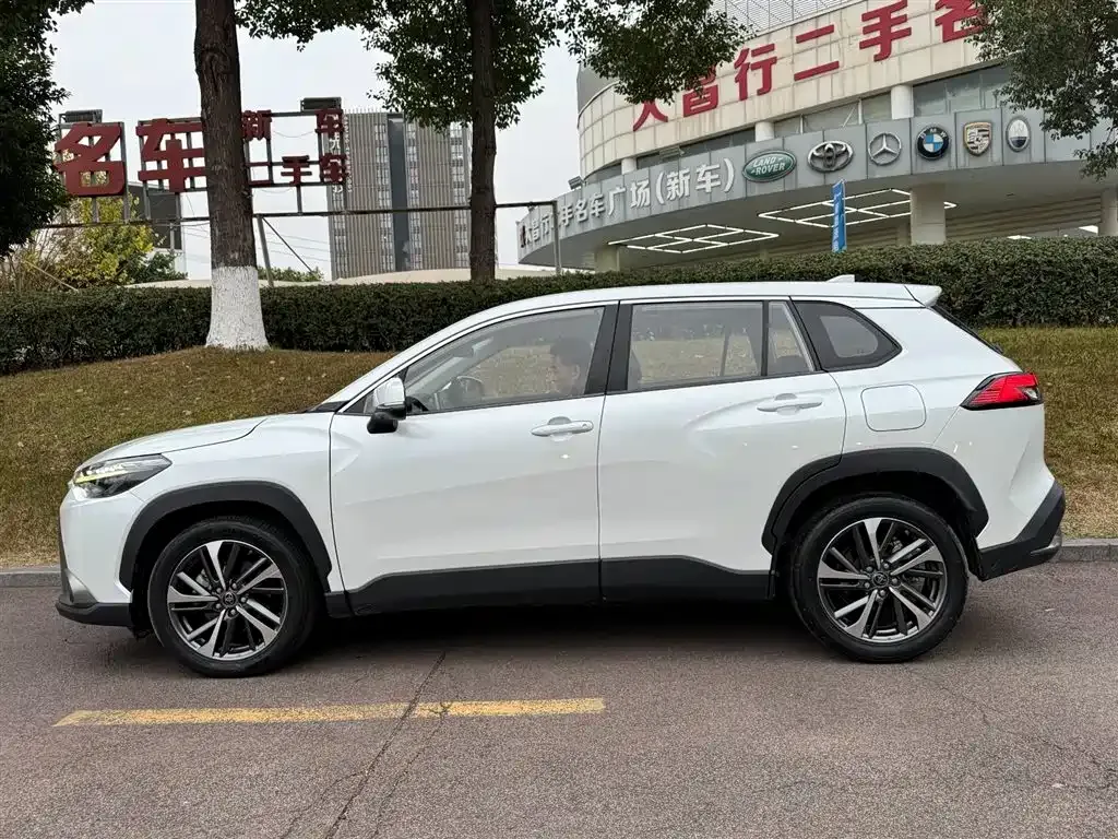 Toyota Frontlander 2022 из CN, фото 4