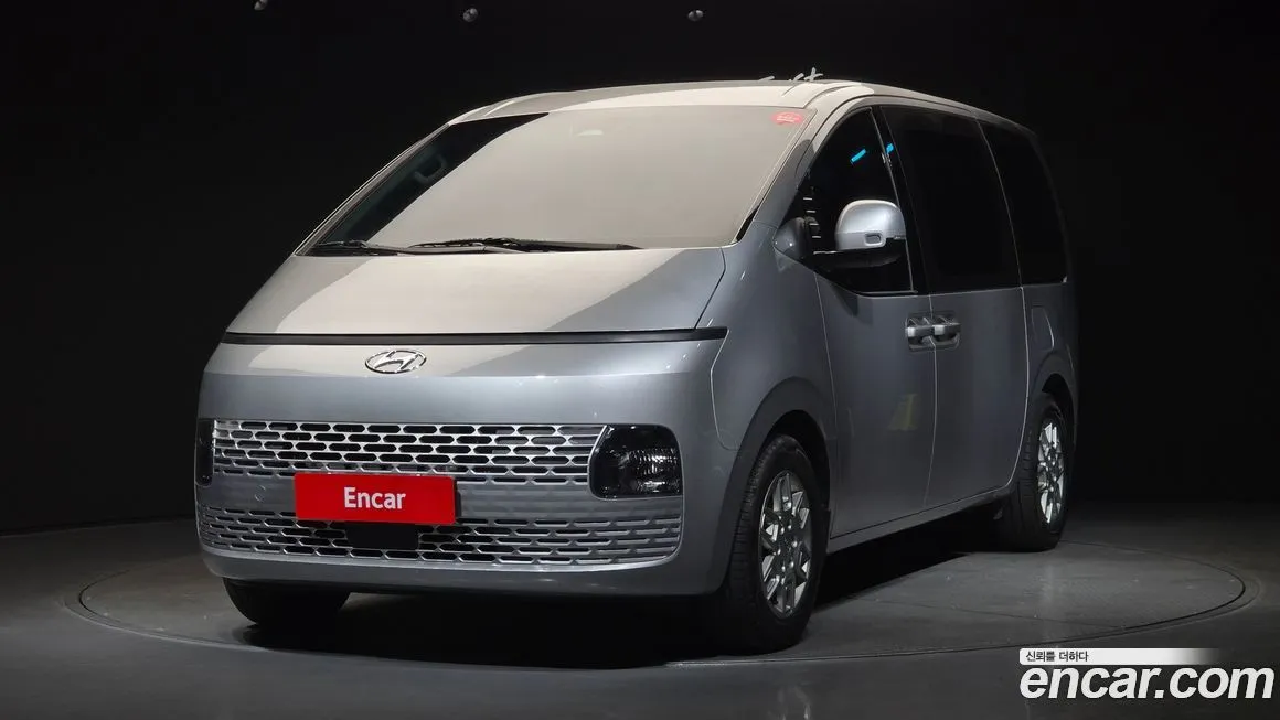 Hyundai Staria — фото 1