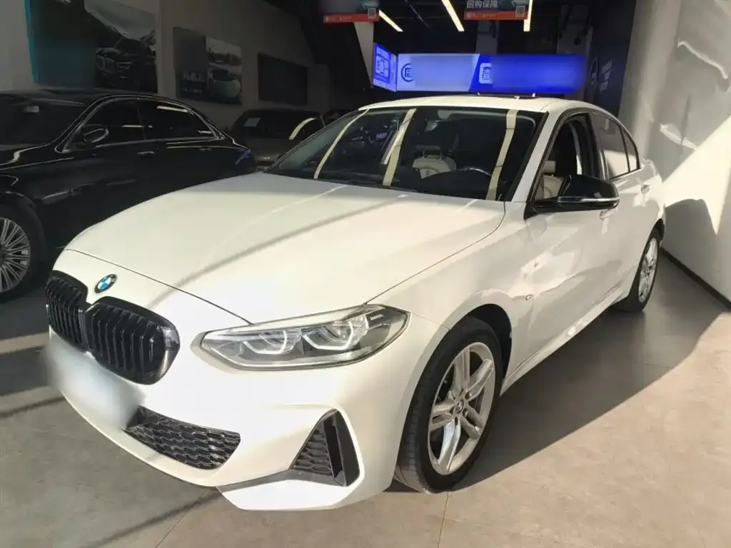 BMW 1 Series 2022 из CN, фото 1