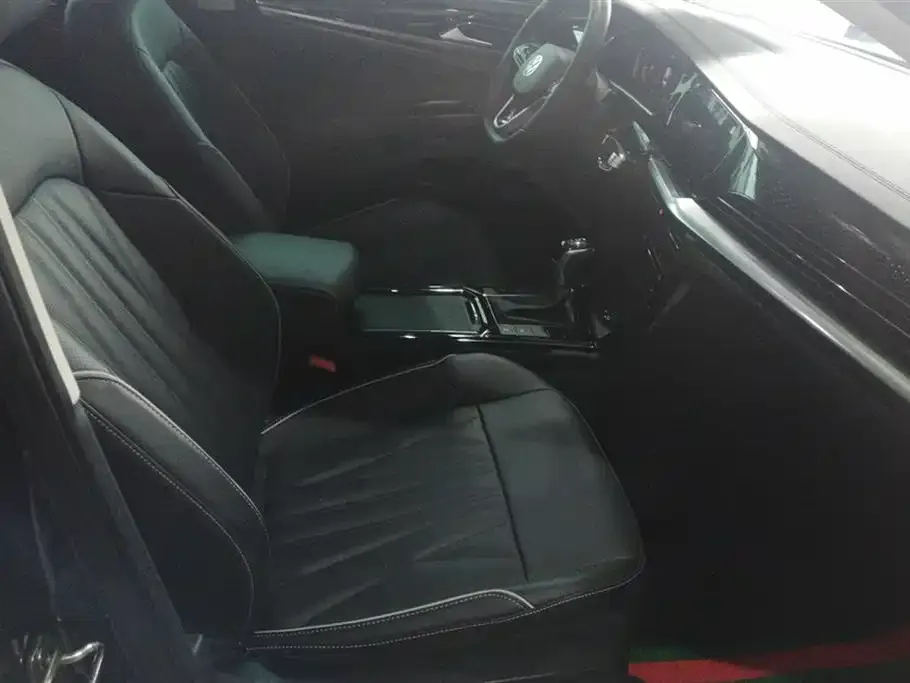 Volkswagen Passat 2023 из CN, фото 5