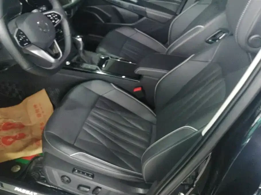 Volkswagen Passat 2023 из CN, фото 10