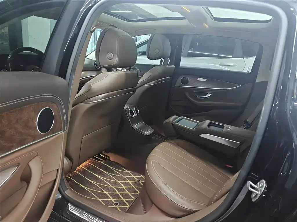 Mercedes-Benz E-Class 2023 из CN, фото 4