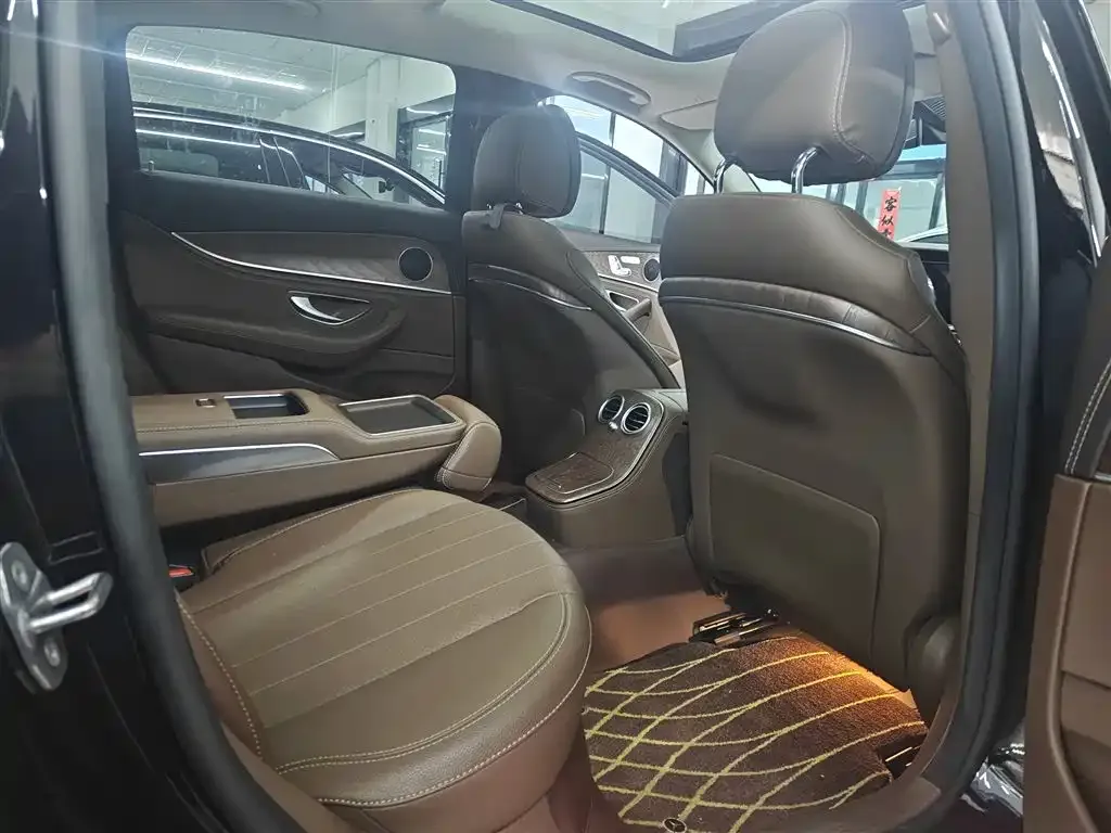 Mercedes-Benz E-Class 2023 из CN, фото 8