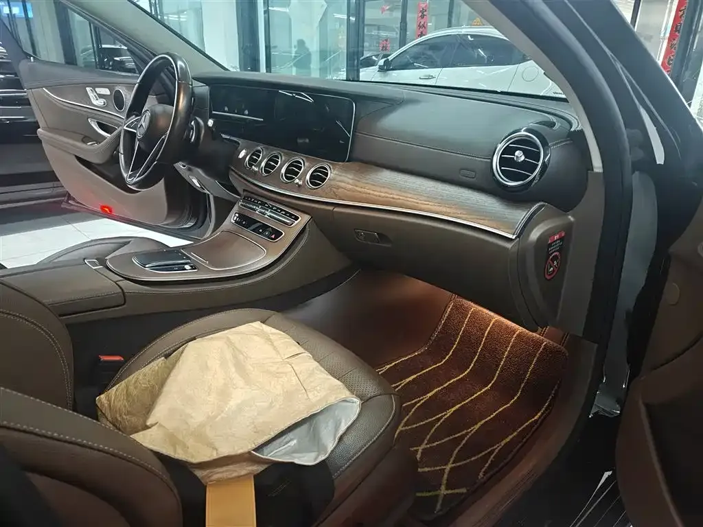 Mercedes-Benz E-Class 2023 из CN, фото 7