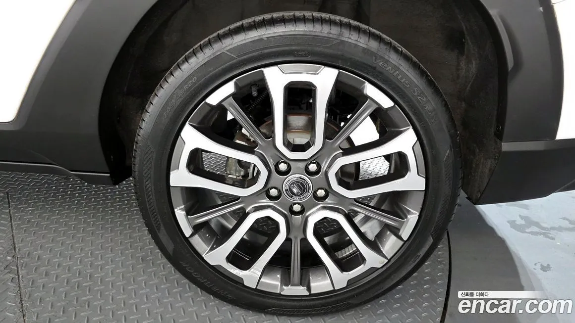 KG Mobility (Ssangyong) Torres — фото 10