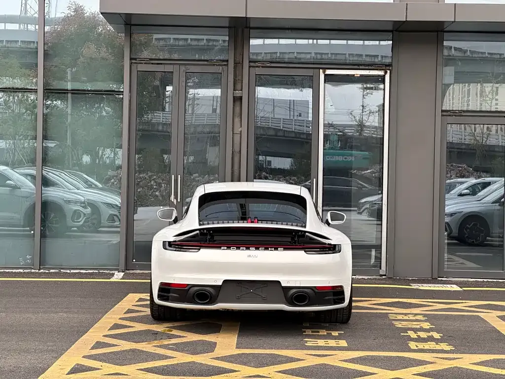 Porsche 911 2024 из CN, фото 6