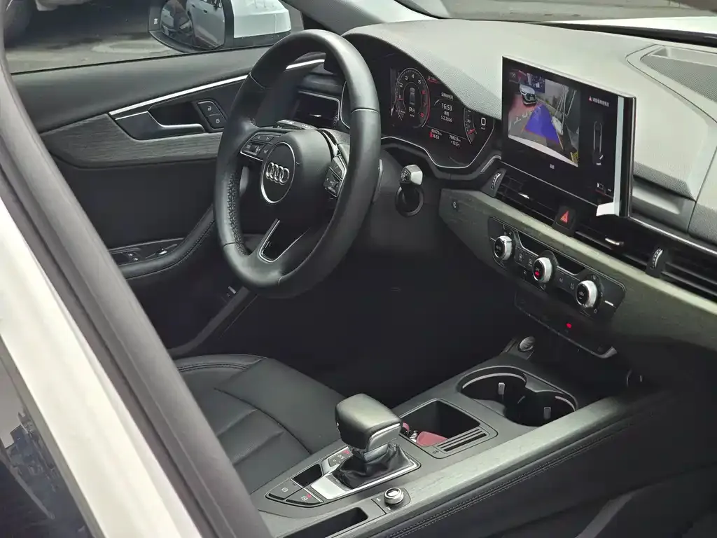 Audi A4L 2022 из CN, фото 8