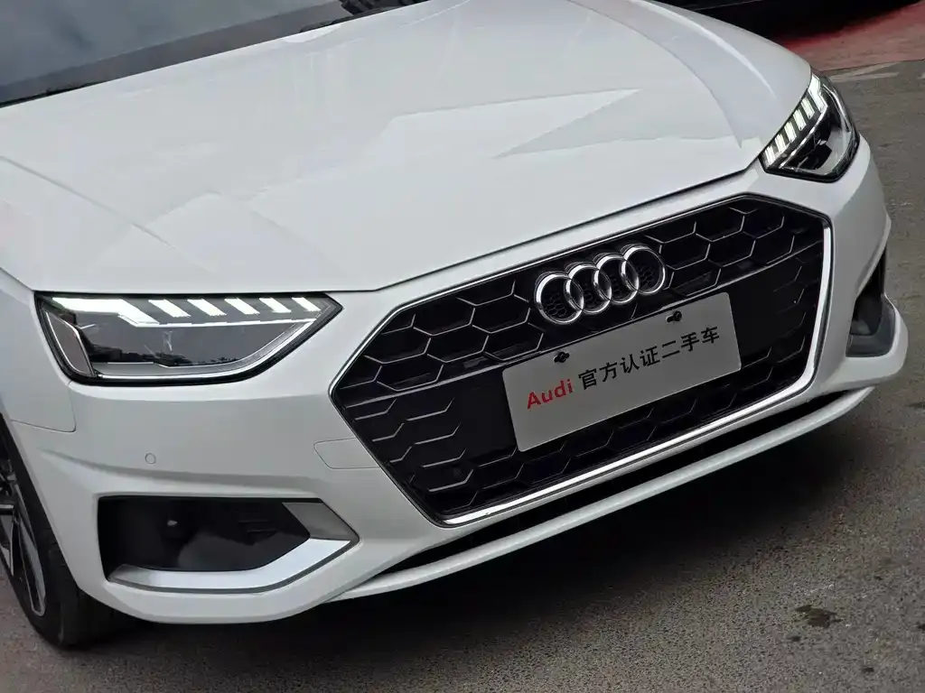 Audi A4L 2022 из CN, фото 3