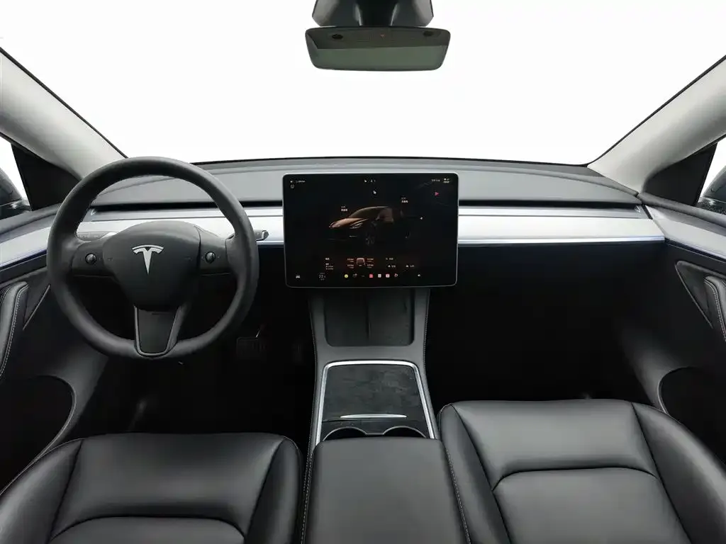 Tesla Model Y — фото 7