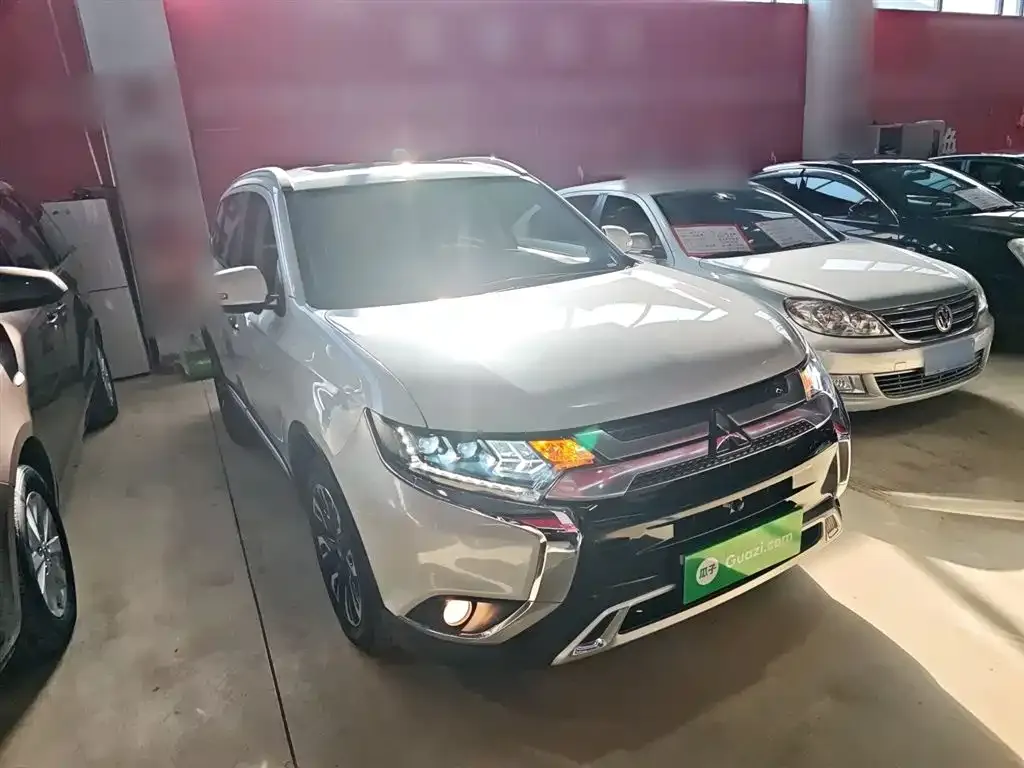 Mitsubishi Outlander 2021 из CN, фото 7