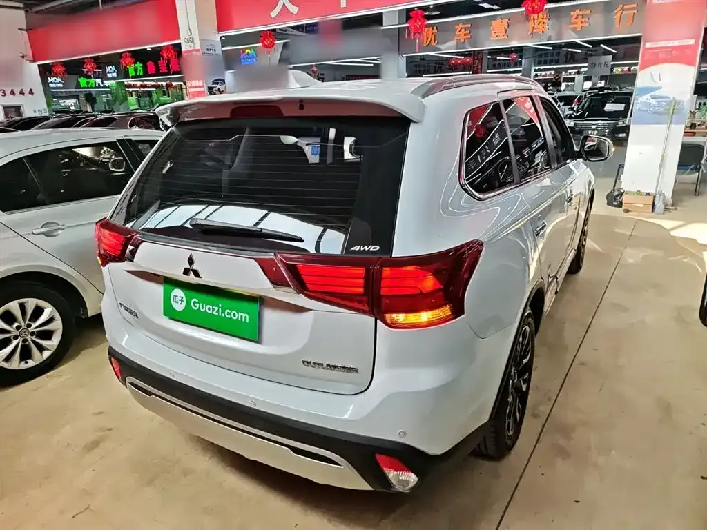 Mitsubishi Outlander 2021 из CN, фото 10