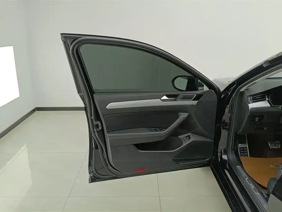 Volkswagen Magotan GTE PHEV 2022 из CN, фото 9