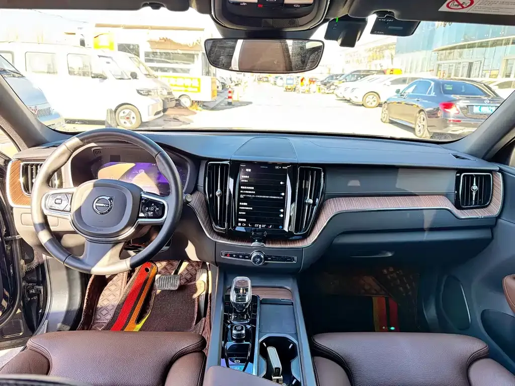 Volvo XC60 2023 из CN, фото 9