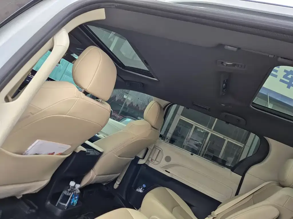 Toyota Granvia 2023 из CN, фото 7