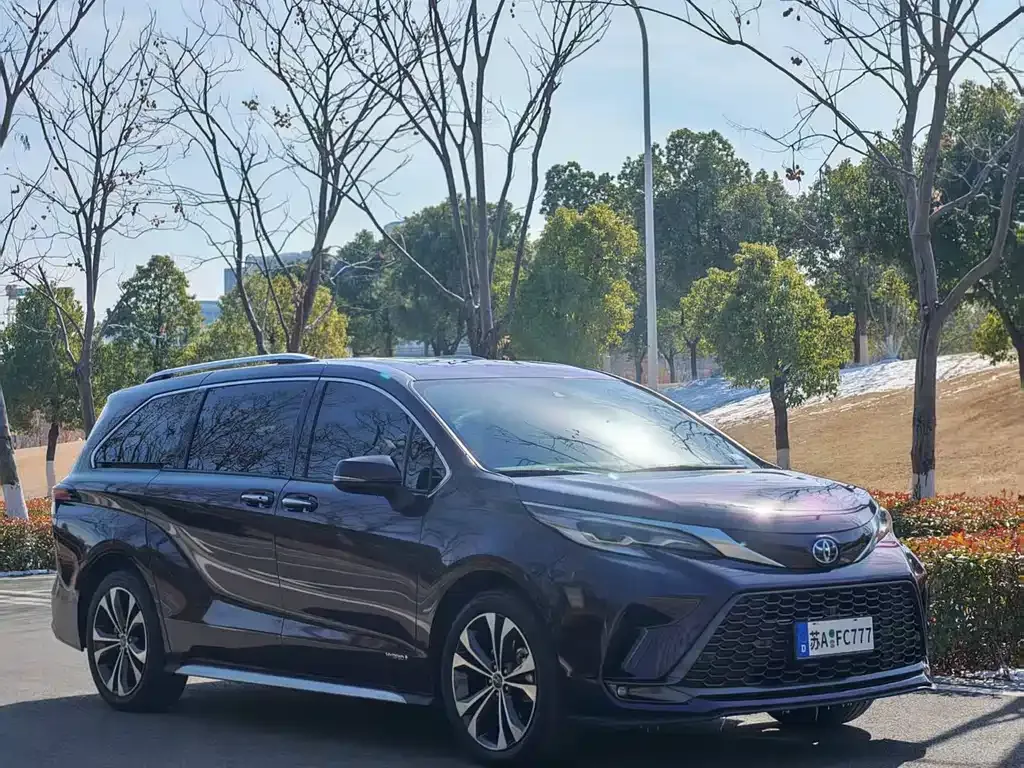 Toyota Granvia — фото 5