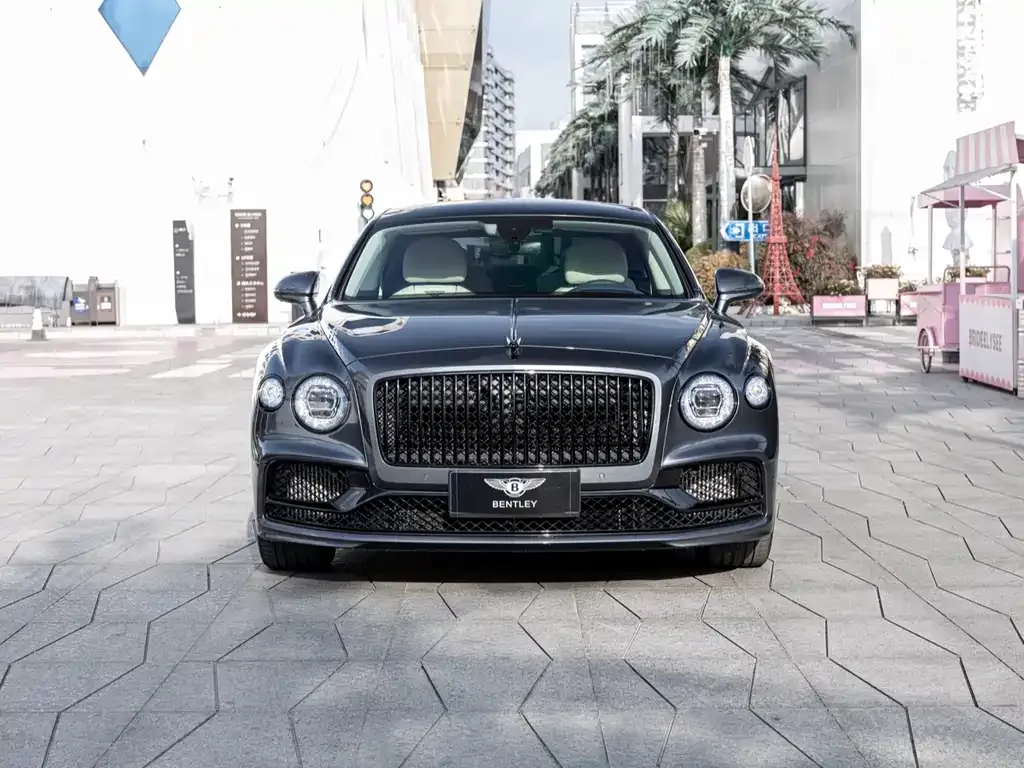 Bentley Flying Spur 2024 из CN, фото 10
