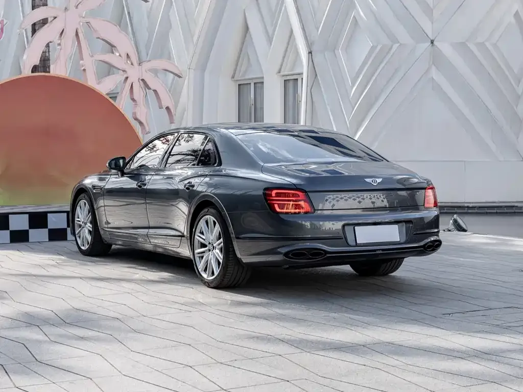 Bentley Flying Spur 2024 из CN, фото 8