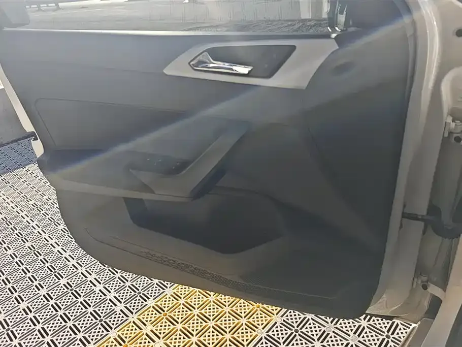 Volkswagen Polo 2023 из CN, фото 4