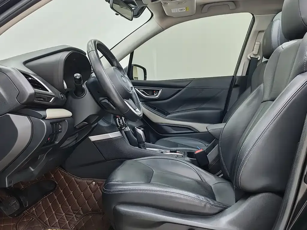 Subaru Forester 2023 из CN, фото 5