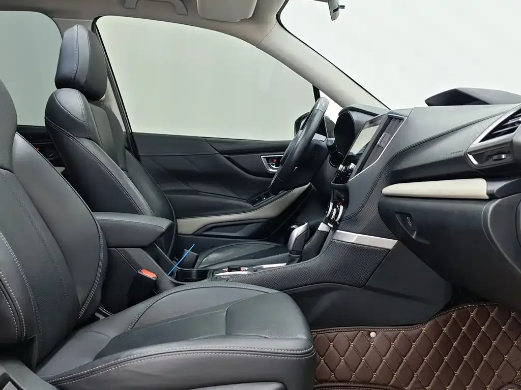 Subaru Forester 2023 из CN, фото 9