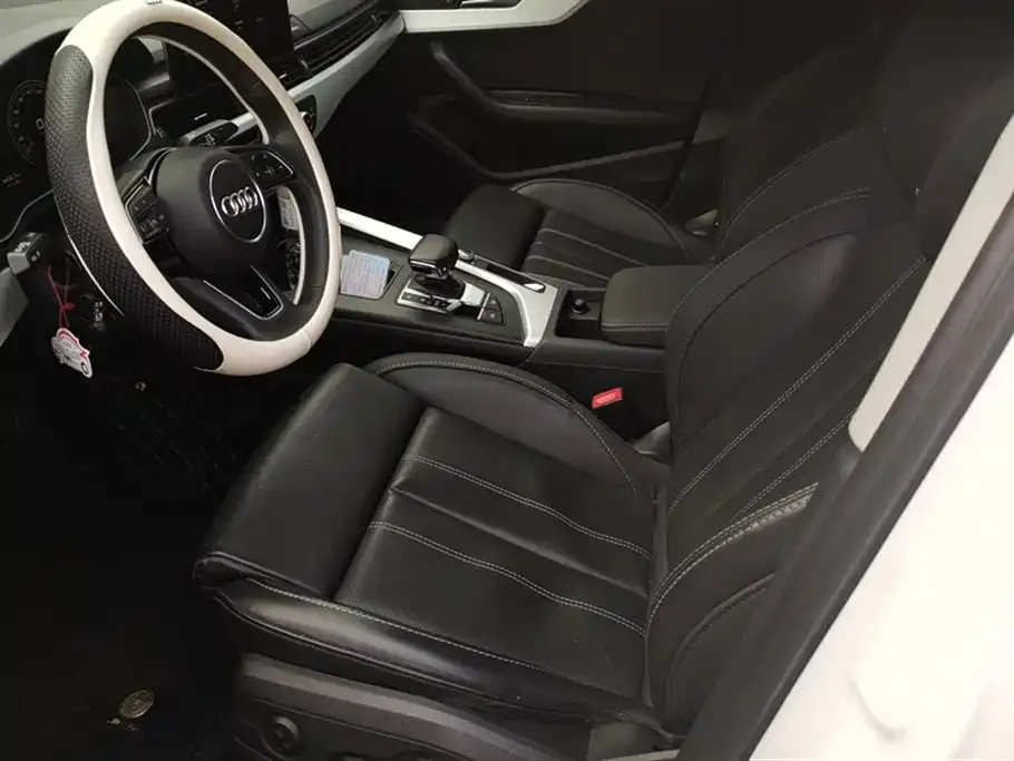 Audi A4L 2023 из CN, фото 3
