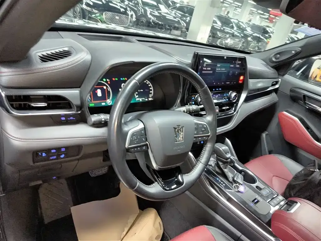 Toyota Crown Kluger 2021 из CN, фото 8