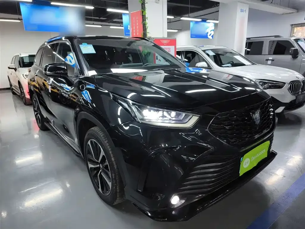 Toyota Crown Kluger 2021 из CN, фото 4