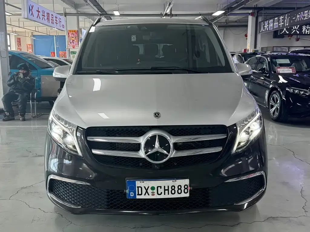 Mercedes-Benz V-Class 2022 из CN, фото 5