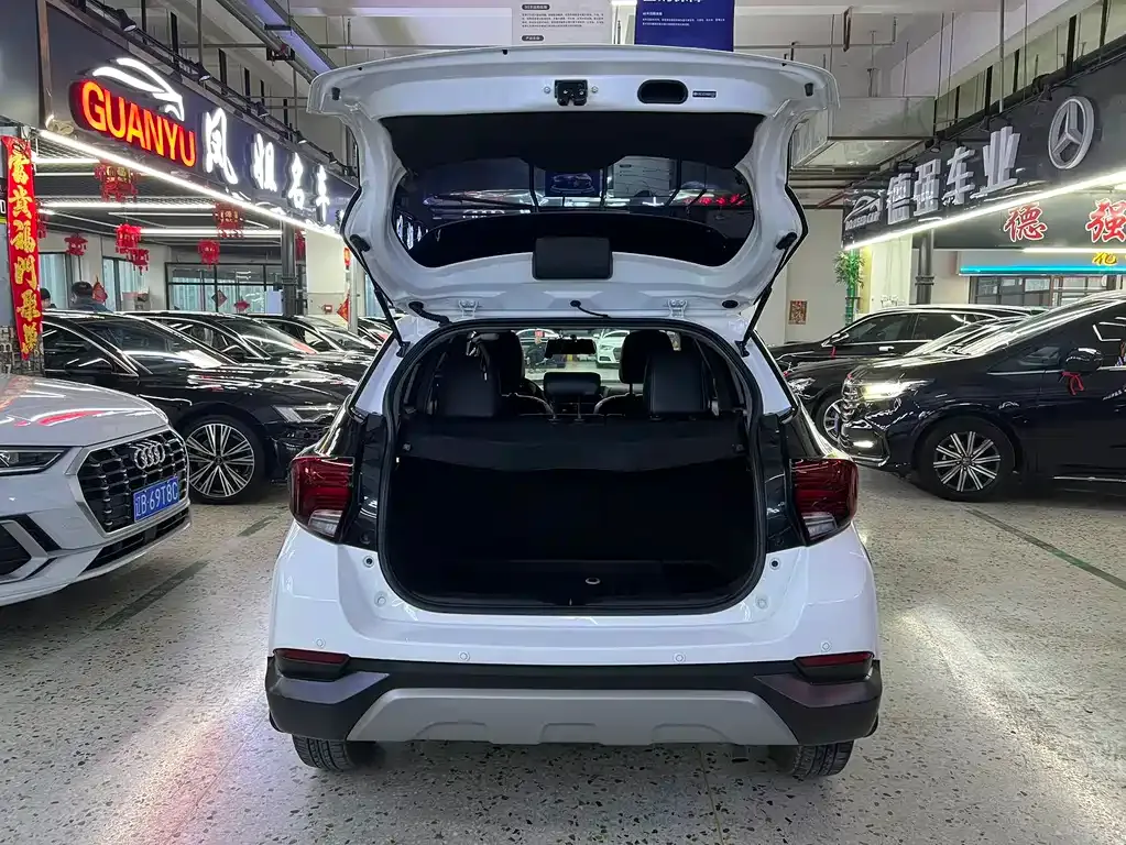 Toyota Yaris L 2023 из CN, фото 10