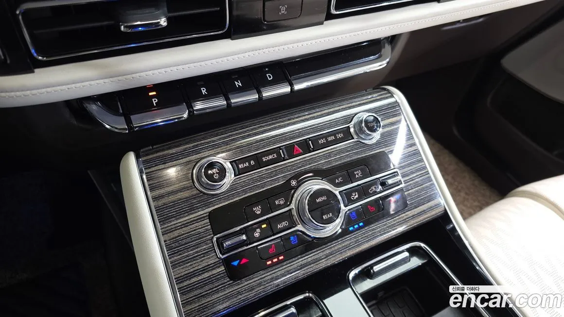 Lincoln Aviator — фото 9