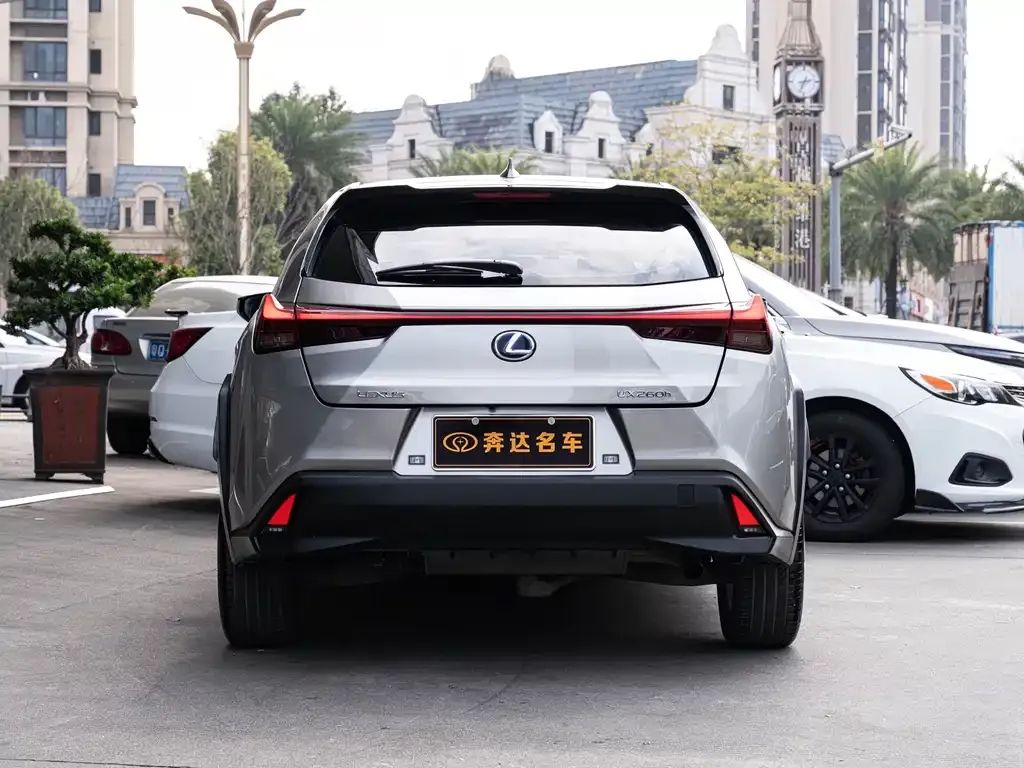 Lexus UX — фото 8