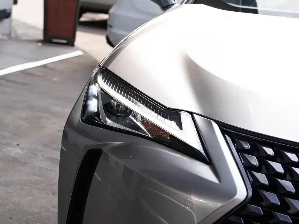 Lexus UX — фото 5