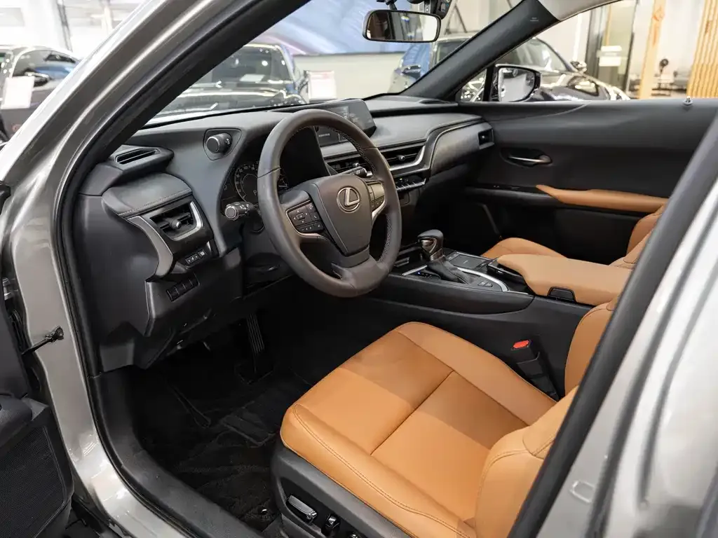 Lexus UX — фото 4