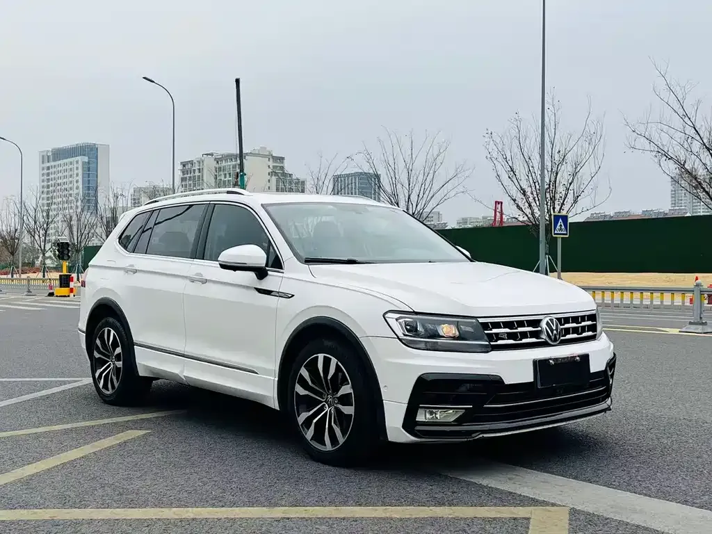 Volkswagen Tiguan L 2021 из CN, фото 9