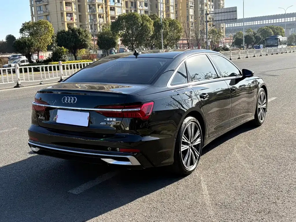 Audi A6L 2024 из CN, фото 5